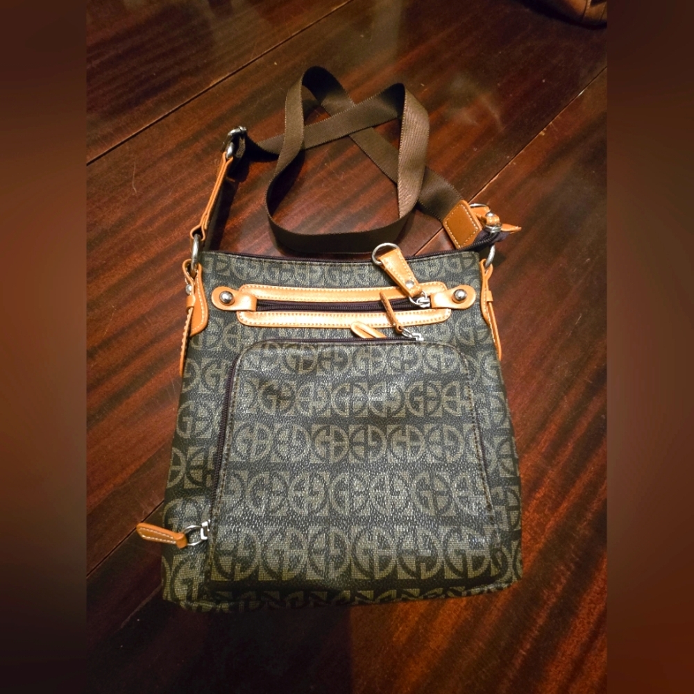 GIANI BERNINI Block Signature Crossbody Purse